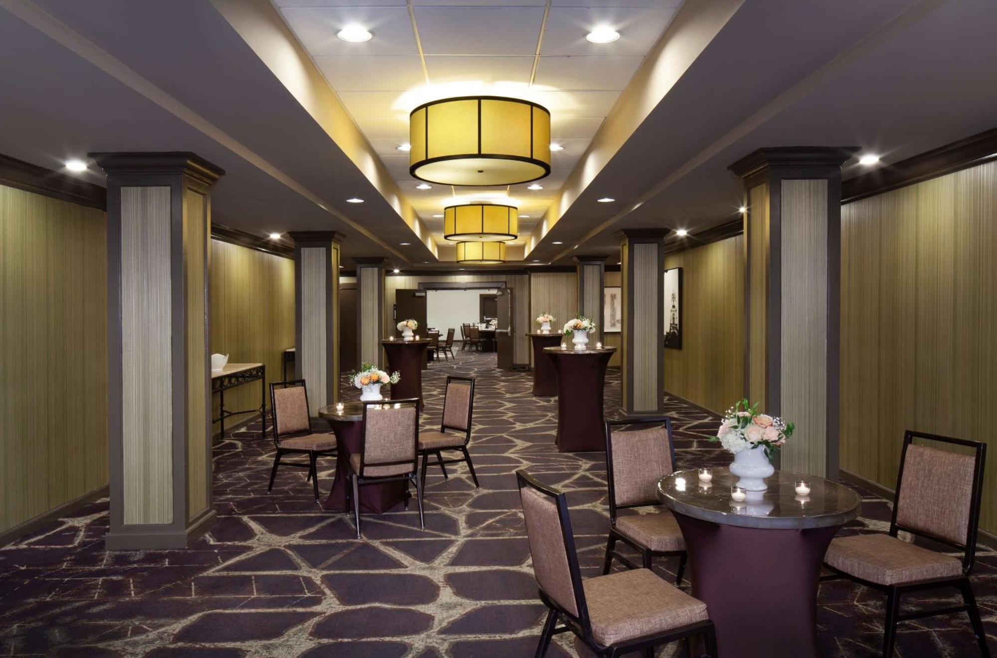 Embassy Suites By Hilton Philadelphia Airport Exterior photo