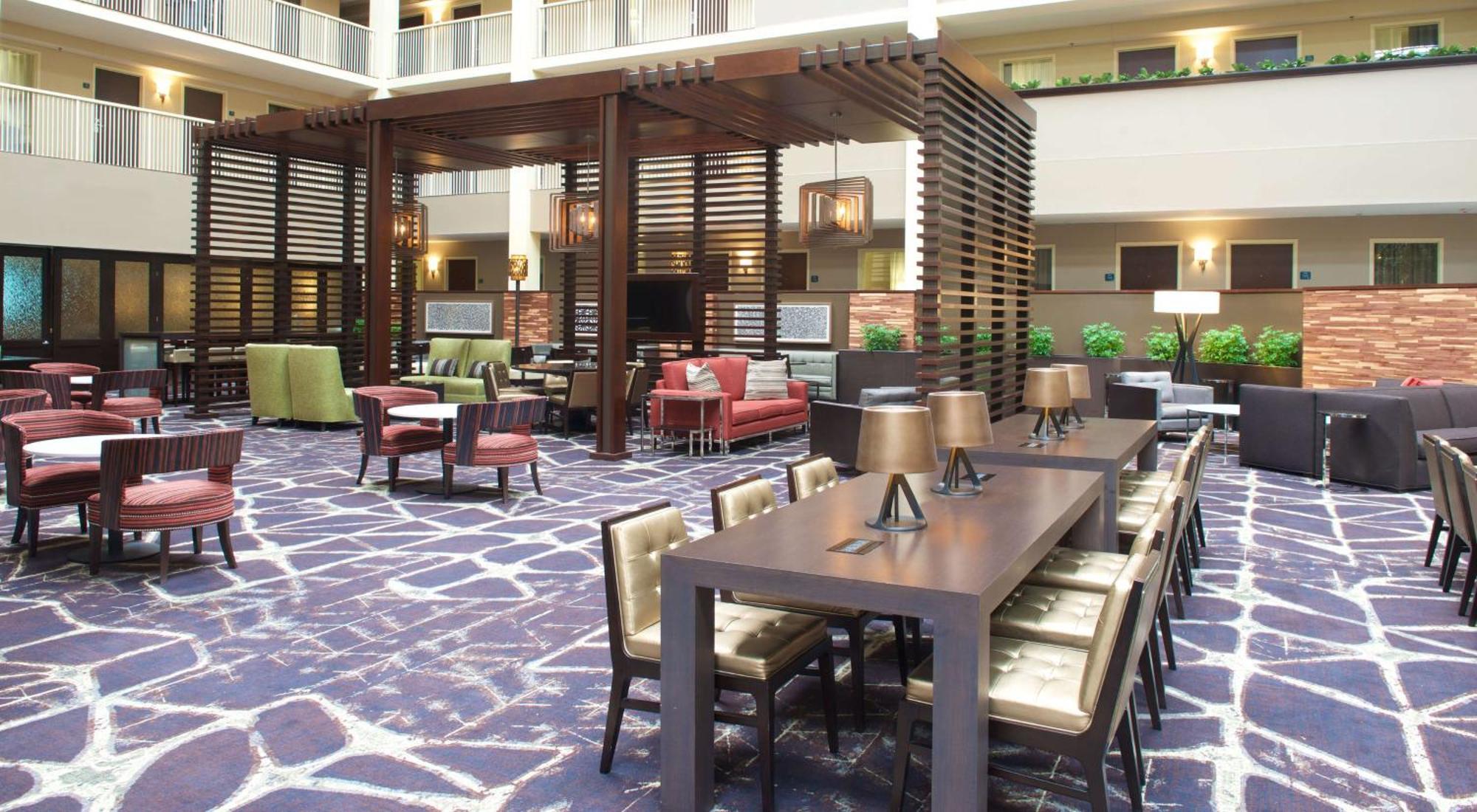 Embassy Suites By Hilton Philadelphia Airport Exterior photo